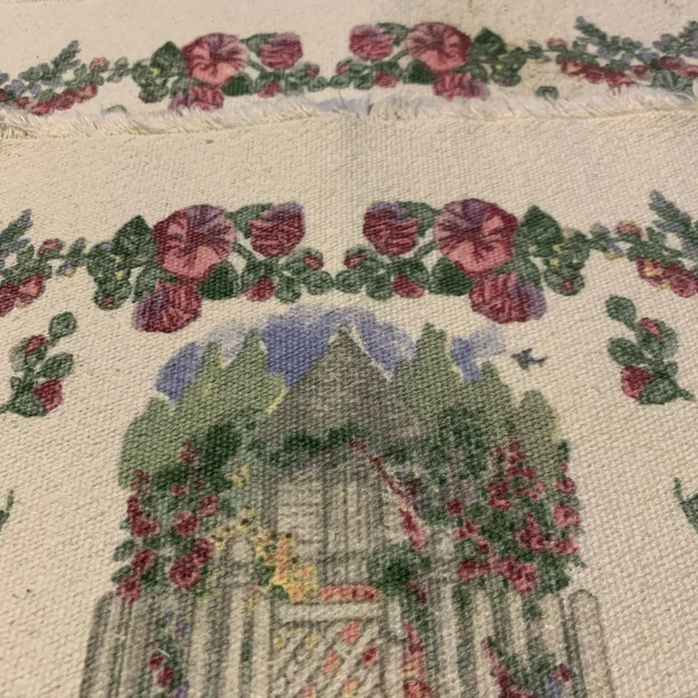 Pfaltzcraft Floral Tapestry 7 Placemats. Set of 7. Cottage scene. Great conditio